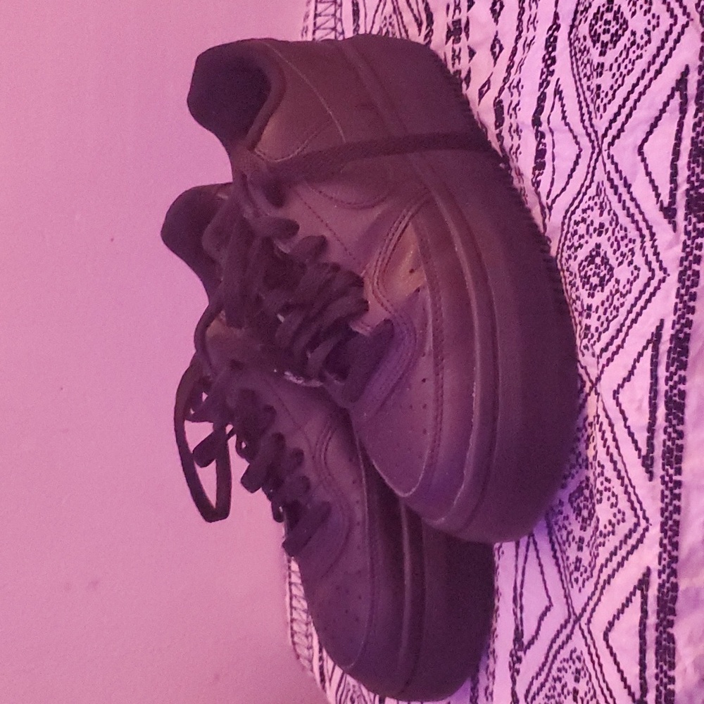Black nikes